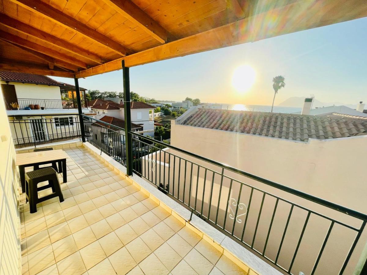 Teo'S 2 Persons Studio Deluxe Patras Exterior photo